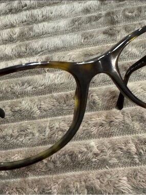 Rare CHANEL Tortoiseshell Women’s Eyeglass Frames - Brown & Amber